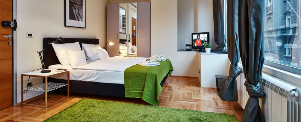 Zigzag Apartment *